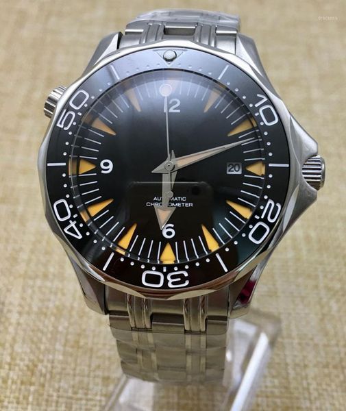 wristwatches vintage 41mm black dial luminous date men's watch automatic movement ceramic bezel stainless steel case strap 300, Slivery;brown
wristwatches vintage 41mm black dial luminous date men's watch automatic movement ceramic bezel stainless steel case strap 300, Slivery;brown