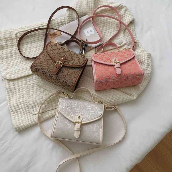 handbag soft leather embossed hand small summer pink fashion high sense style messenger bag 
handbag soft leather embossed hand small summer pink fashion high sense style messenger bag