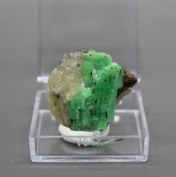 100% natural green emerald mineral gem-grade crystal specimens stones and crystals quartz box size 3.4 cm decorative objects & figurines
100% natural green emerald mineral gem-grade crystal specimens stones and crystals quartz box size 3.4 cm decorative objects & figurines