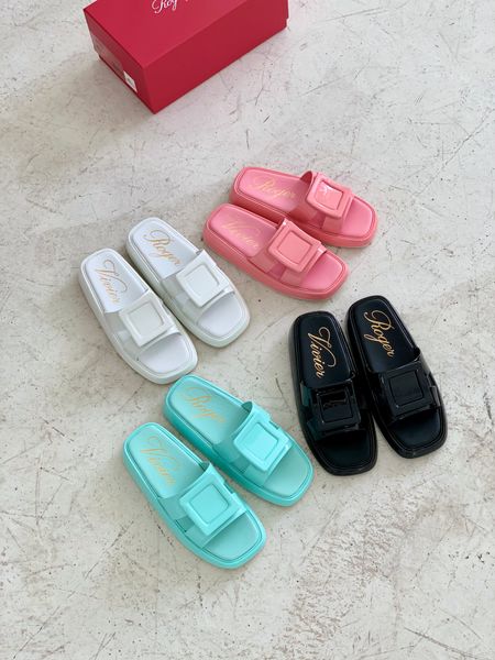 luxury designer women slippers vivier slide wrapped leather buckle upper sandals summer beach fashion simple with box size 35-40, Black
luxury designer women slippers vivier slide wrapped leather buckle upper sandals summer beach fashion simple with box size 35-40, Black