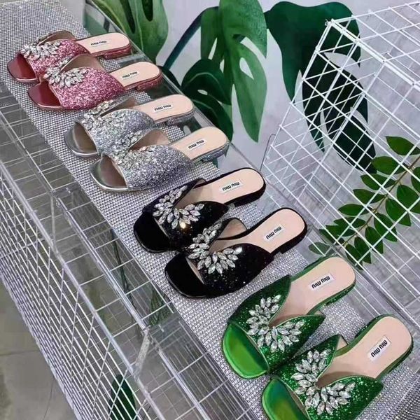 2021 new summer miu family diamond flat slippers with leather sequins on the outside zlh, Black
2021 new summer miu family diamond flat slippers with leather sequins on the outside zlh, Black