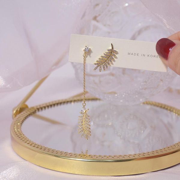 dangle & chandelier korean design fashion jewelry exquisite copper inlaid zircon asymmetric feather earrings elegant women's prom, Silver
dangle & chandelier korean design fashion jewelry exquisite copper inlaid zircon asymmetric feather earrings elegant women's prom, Silver