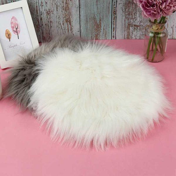 carpets 30-x30cm elegant soft artificial lambskin pillow cover fourth warm blanket fur rug of the seat
carpets 30-x30cm elegant soft artificial lambskin pillow cover fourth warm blanket fur rug of the seat