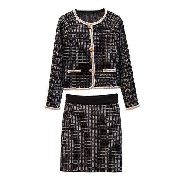 perhaps u women black white plaid knitted button jacket empire mini skirt elegant two pieces set t0313 210529
perhaps u women black white plaid knitted button jacket empire mini skirt elegant two pieces set t0313 210529