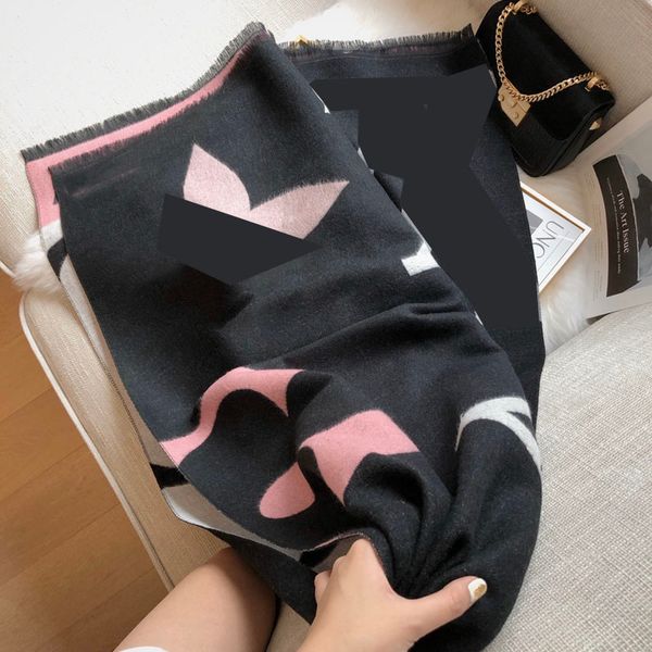 luxury design velvet warm scarf for women high quatity mink fleece knit scarves classic letters pattern lapel nice long shawl, Blue;gray
luxury design velvet warm scarf for women high quatity mink fleece knit scarves classic letters pattern lapel nice long shawl, Blue;gray