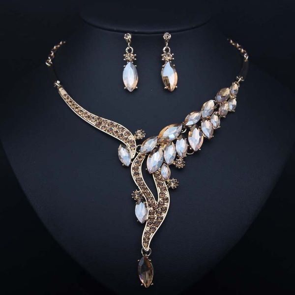 fashion simple crystal necklace earrings suit dress party accessories, Silver
fashion simple crystal necklace earrings suit dress party accessories, Silver
