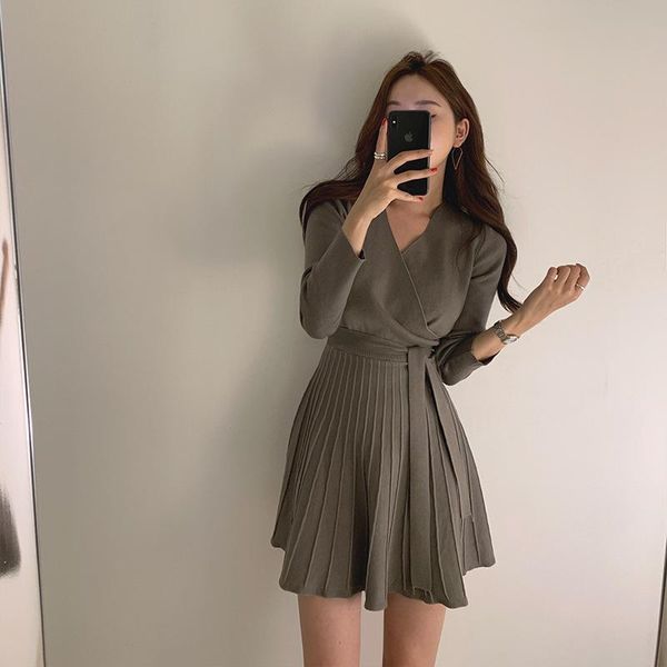 casual dresses v neck knitted ruffle dress women winter autumn long sleeve party day with waist tie ladies ribbed knitwear, Black;gray
casual dresses v neck knitted ruffle dress women winter autumn long sleeve party day with waist tie ladies ribbed knitwear, Black;gray