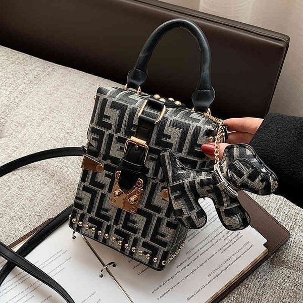 designer small suitcase box new version versatile printing diagonal cross personality women's bag handbags outlet
designer small suitcase box new version versatile printing diagonal cross personality women's bag handbags outlet