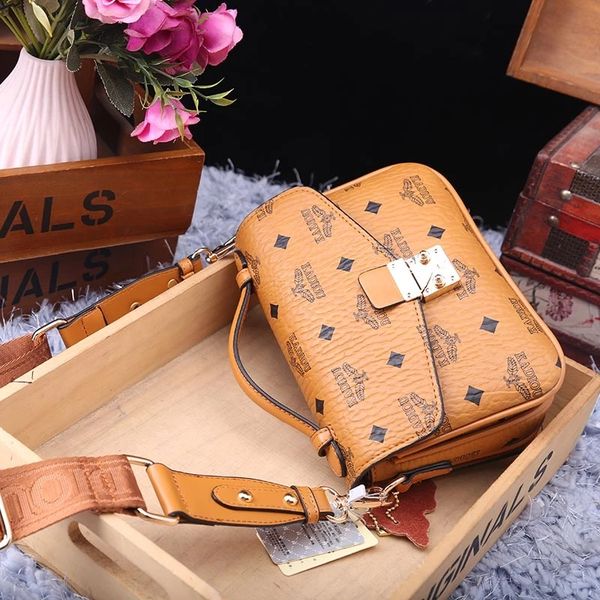 genuine leather handbags new fashion messenger bag casual shoulder messenger bag tote bags for women purses petit sac femme
genuine leather handbags new fashion messenger bag casual shoulder messenger bag tote bags for women purses petit sac femme