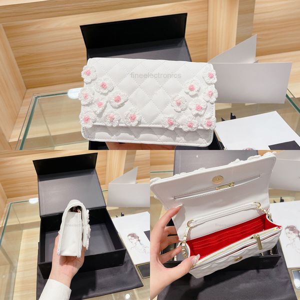 handbags fashion hand bag designer ladies diamond 2021 chain wallet youth clamshell sweet style leather messenger 
handbags fashion hand bag designer ladies diamond 2021 chain wallet youth clamshell sweet style leather messenger