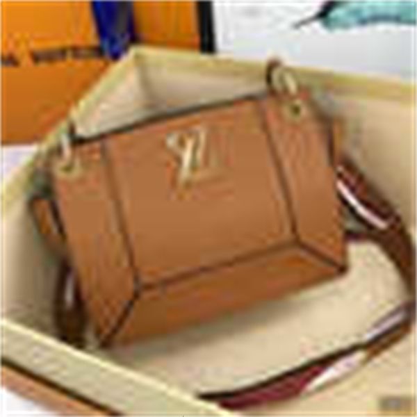 designer luxury m55116 new large-capacity shoulder bag handbags iconic handles shoulder bags totes cross body bag clutches evening brand
designer luxury m55116 new large-capacity shoulder bag handbags iconic handles shoulder bags totes cross body bag clutches evening brand