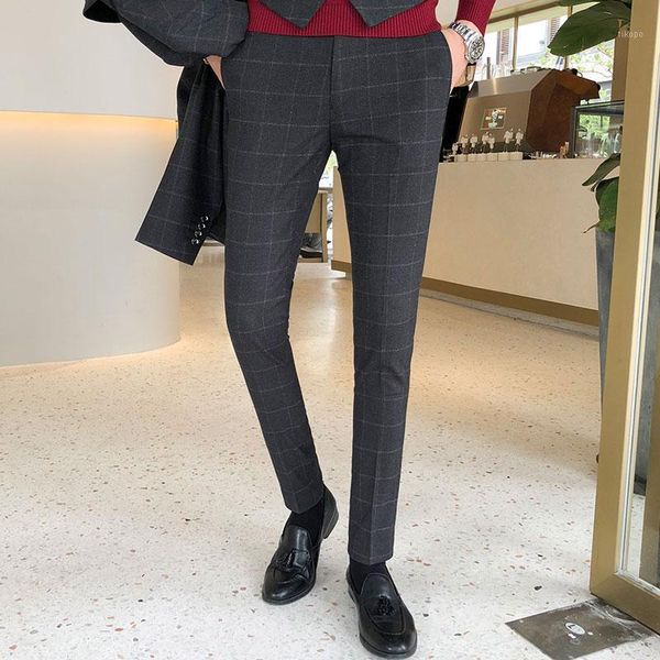 men's suits & blazers men suit pants fashion plaid mens trousers slim fit check pantalon homme business casual clothes man1, White;black
men's suits & blazers men suit pants fashion plaid mens trousers slim fit check pantalon homme business casual clothes man1, White;black