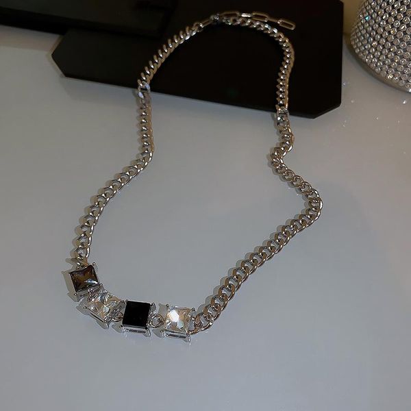 pendant necklaces french square crystal necklace retro clavicle chain simple and elegant temperament female, Silver
pendant necklaces french square crystal necklace retro clavicle chain simple and elegant temperament female, Silver