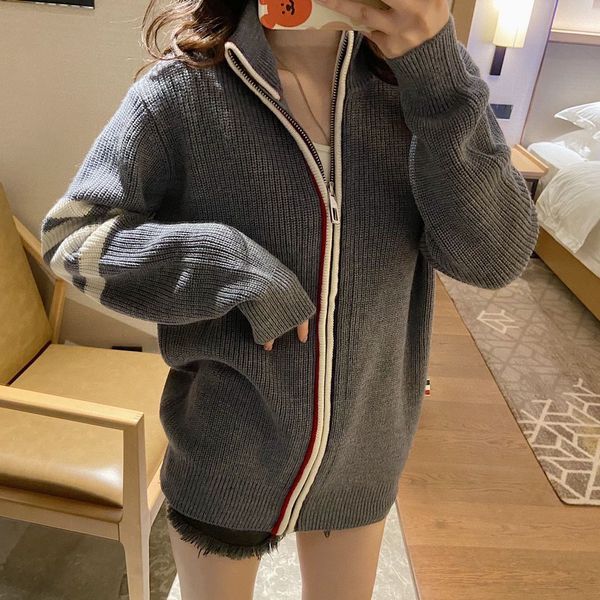 2021tb sweater four bar stripe zipper wool knitted cardigan men's and women's sports casual coat fashion, White;black
2021tb sweater four bar stripe zipper wool knitted cardigan men's and women's sports casual coat fashion, White;black