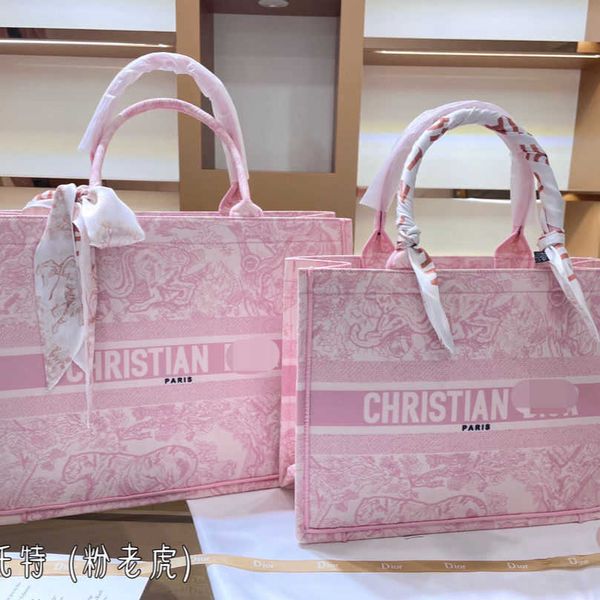 2021 latest letter embroidery classic multi pattern fashionable one shoulder portable women's shopping bag zly{category}
2021 latest letter embroidery classic multi pattern fashionable one shoulder portable women's shopping bag zly{category}