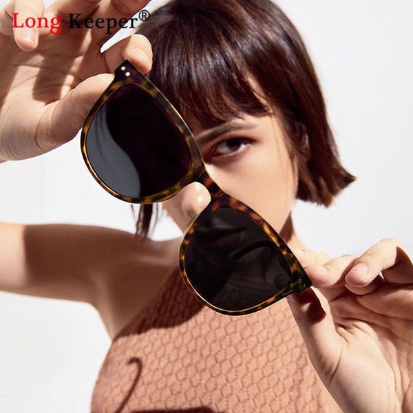sunglasses trendy foldable polarized women square portable fold glasses for men retro with gift case folding, White;black
sunglasses trendy foldable polarized women square portable fold glasses for men retro with gift case folding, White;black