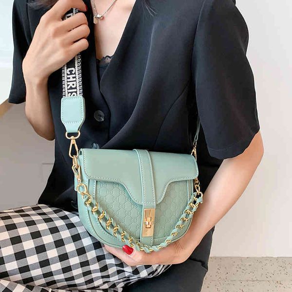 2022 latest luggage factory wholesale bag women's bag messenger single shoulder small fragrance indentation texture wide belt saddle ba
2022 latest luggage factory wholesale bag women's bag messenger single shoulder small fragrance indentation texture wide belt saddle ba