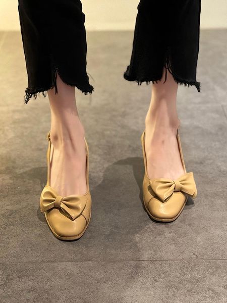 sandals women's summer 2021 fashion all-match gentle bow mid-heel high heels thick heel tide, Black
sandals women's summer 2021 fashion all-match gentle bow mid-heel high heels thick heel tide, Black