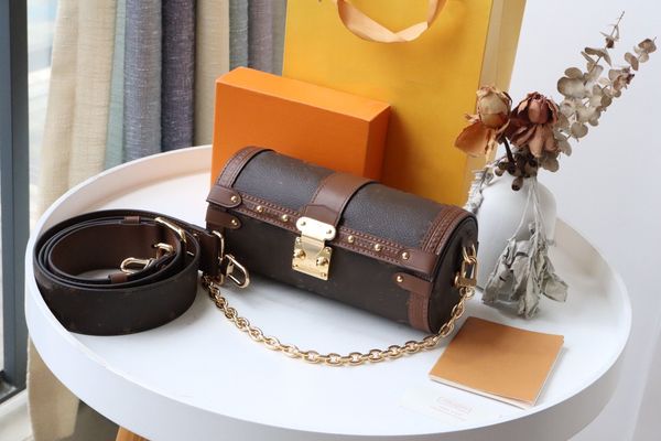 handbag travel designer make-up bags with classic leathers handle and detachable leather bulge bag
handbag travel designer make-up bags with classic leathers handle and detachable leather bulge bag