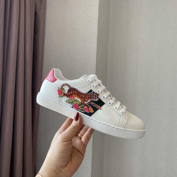 2022 women men sneakers casual dirty shoes thick soled leather letters sneaker lace up platform the latest early autumn models of german tra, Black
2022 women men sneakers casual dirty shoes thick soled leather letters sneaker lace up platform the latest early autumn models of german tra, Black