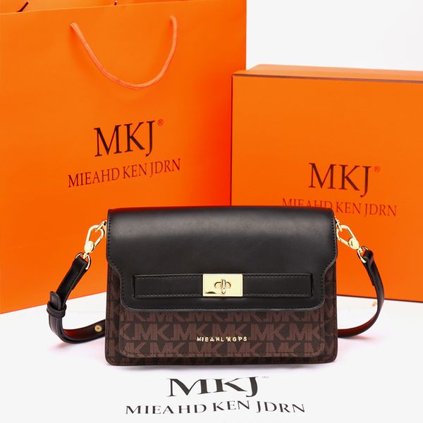 axillary package hong kong minority bag women's fashion small square 2021 leather foreign style single shoulder messenger bag fashion
axillary package hong kong minority bag women's fashion small square 2021 leather foreign style single shoulder messenger bag fashion