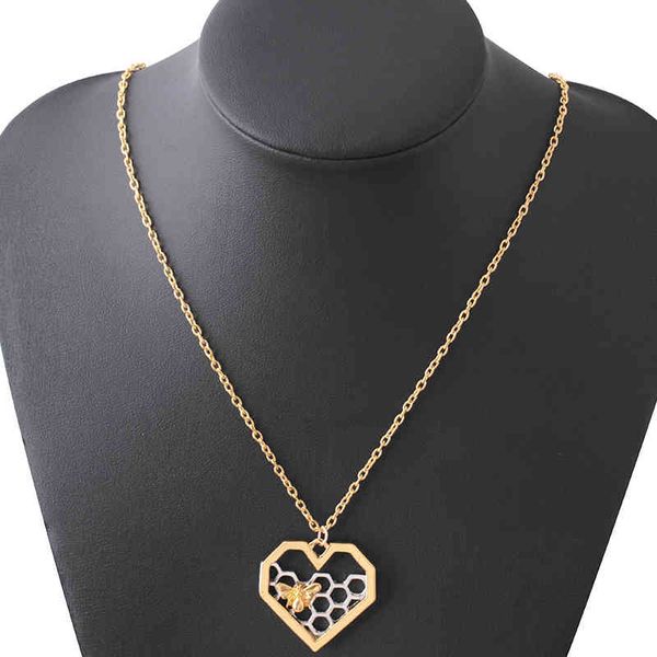 chunshi emo accessories love lovely beehive small bee pendant necklace 2021 trend impct insect peach heart women chain, Silver
chunshi emo accessories love lovely beehive small bee pendant necklace 2021 trend impct insect peach heart women chain, Silver