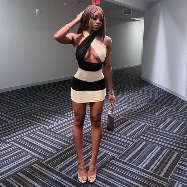 casual dresses 2021 women's summer style stitching contrast color cross hanging neck halter short dress, Black;gray
casual dresses 2021 women's summer style stitching contrast color cross hanging neck halter short dress, Black;gray