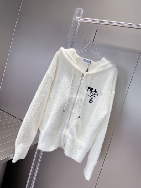 brand coats p family 21fw new embroidery letter printing casual cashmere jacket men's hooded zipper sweater jacket women's, Black
brand coats p family 21fw new embroidery letter printing casual cashmere jacket men's hooded zipper sweater jacket women's, Black
