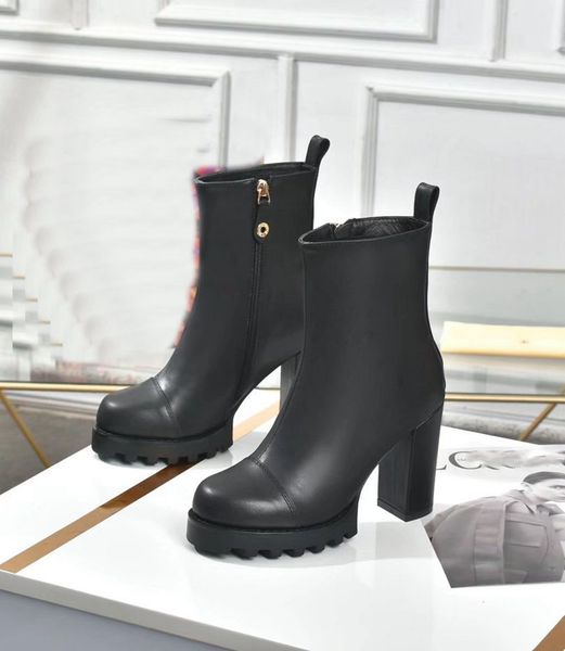 luxury designer boots women winter sock boot letter chain leather louiings shoes flat mid high heel vutton qsads, Black
luxury designer boots women winter sock boot letter chain leather louiings shoes flat mid high heel vutton qsads, Black