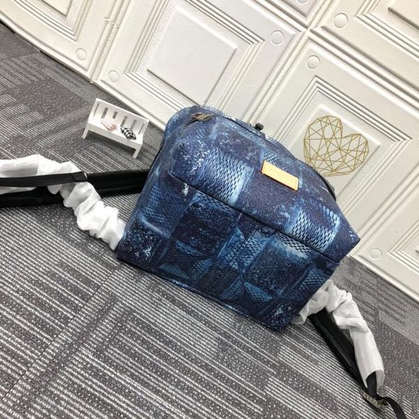2021 mens womens messenger bag fashion bags women bag shoulder bags lady totes handbags with shoulder strap, dust bag, Black
2021 mens womens messenger bag fashion bags women bag shoulder bags lady totes handbags with shoulder strap, dust bag, Black