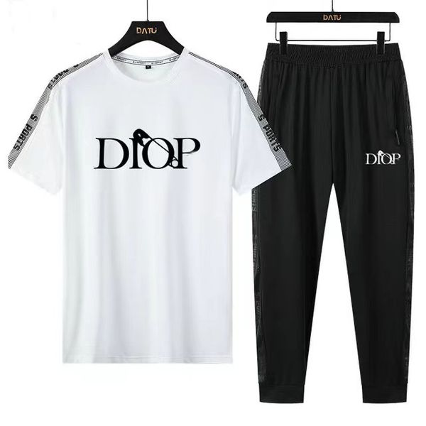 men's tracksuits spacious and quick-drying round neck silky ultra-thin ice silk casual two-piece short-sleeved t-shirt + trousers -3xl, Gray
men's tracksuits spacious and quick-drying round neck silky ultra-thin ice silk casual two-piece short-sleeved t-shirt + trousers -3xl, Gray