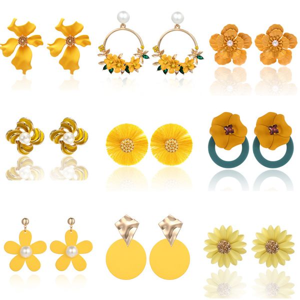studs earrings yellow japanese and korean creative sweet flower temperament fashionable spray painted pearl, Golden;silver
studs earrings yellow japanese and korean creative sweet flower temperament fashionable spray painted pearl, Golden;silver