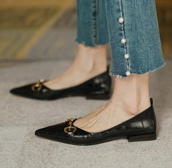 vintage style full grain leather womens flats 2022 pointed toe new lady single shoes wedding dress shoes, Black
vintage style full grain leather womens flats 2022 pointed toe new lady single shoes wedding dress shoes, Black