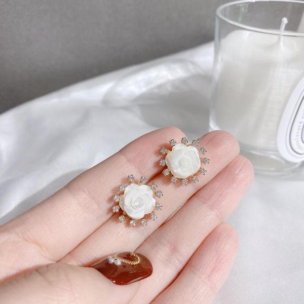 hoop & huggie simple temperament shell flower earrings french 925 silver needle zircon small lady versatile vintage, Golden;silver
hoop & huggie simple temperament shell flower earrings french 925 silver needle zircon small lady versatile vintage, Golden;silver