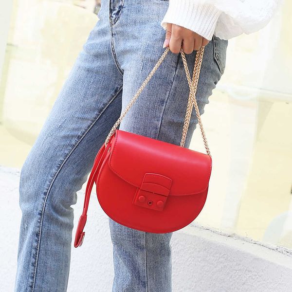 wholesale outlet new 2021 piggy leather women's f fashion chain saddle moon half circle lock small bag yw luxurys designers bag luxurys
wholesale outlet new 2021 piggy leather women's f fashion chain saddle moon half circle lock small bag yw luxurys designers bag luxurys