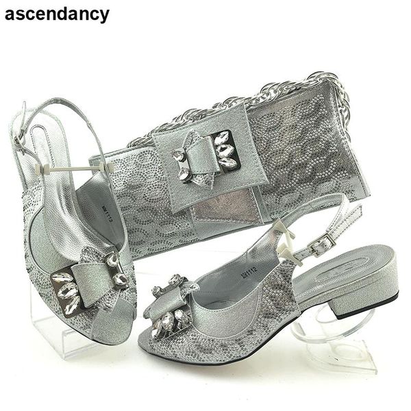 dress shoes arrival italian with matching bags for royal wedding party luxury woman and bag set decorated rhinestone, Black
dress shoes arrival italian with matching bags for royal wedding party luxury woman and bag set decorated rhinestone, Black