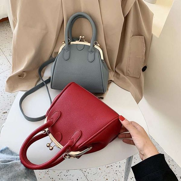 designer storage bagtexture popular bag new female 2021 chun xia han edition leisure brim hand the bill of lading shoulder his shell package
designer storage bagtexture popular bag new female 2021 chun xia han edition leisure brim hand the bill of lading shoulder his shell package