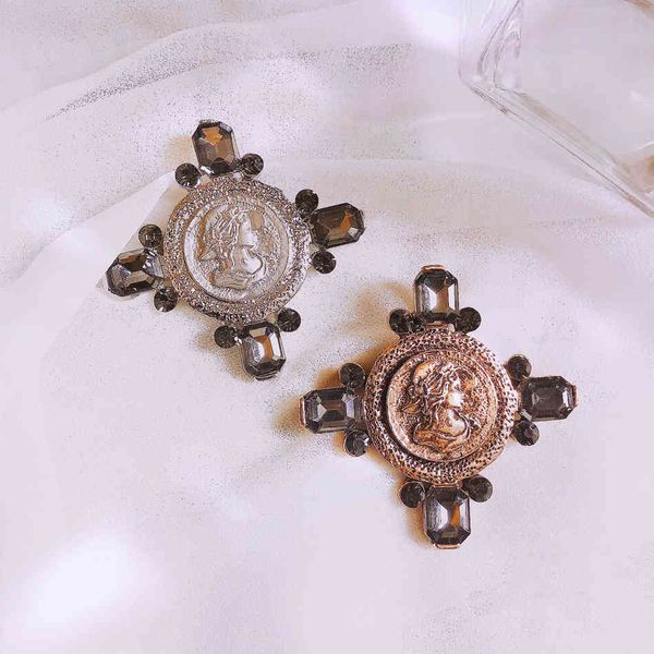 factory wholesale creative fashion baroque relief rhinestone women's coat brooch accessories hea/rtsch/rome
factory wholesale creative fashion baroque relief rhinestone women's coat brooch accessories hea/rtsch/rome