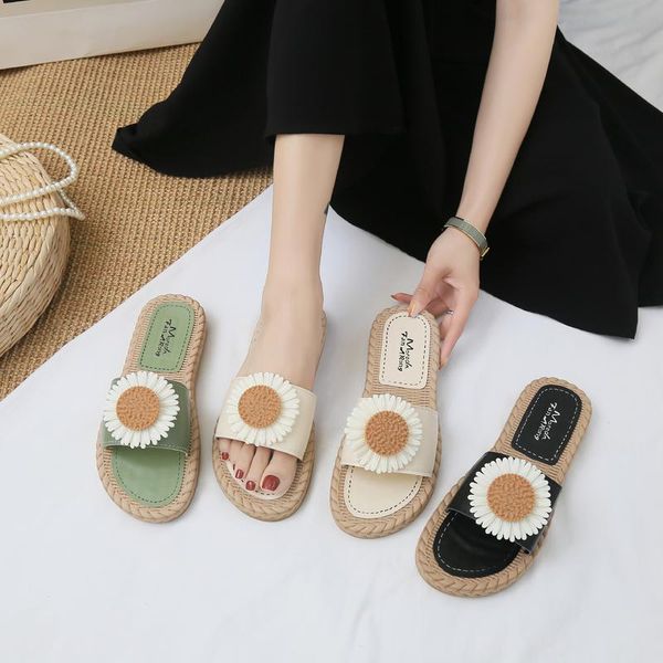 daisy slippers female wear flat fashion outside a word procrastinates antiskid cool sandals in the summer, Black
daisy slippers female wear flat fashion outside a word procrastinates antiskid cool sandals in the summer, Black