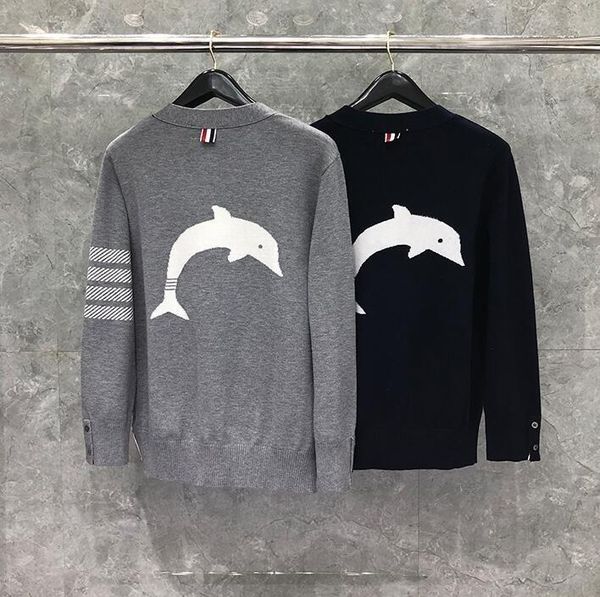 men's sweaters 2021 fashion brand men women slim o-neck cardigan clothing striped wool back dolphin pattern winter casual coat, White;black
men's sweaters 2021 fashion brand men women slim o-neck cardigan clothing striped wool back dolphin pattern winter casual coat, White;black