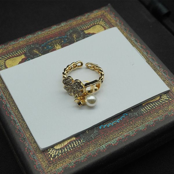 ring dijia / d fashion four leaf clover full diamond pendant pearl star female bracelet net red live broadcast of the same style, Silver
ring dijia / d fashion four leaf clover full diamond pendant pearl star female bracelet net red live broadcast of the same style, Silver
