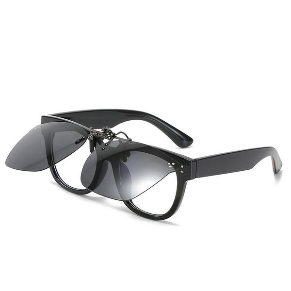 outdoor eyewear fashionable frameless sunglasses polarized clips sun goggles for male and female drivers driving up to 180 degrees
outdoor eyewear fashionable frameless sunglasses polarized clips sun goggles for male and female drivers driving up to 180 degrees