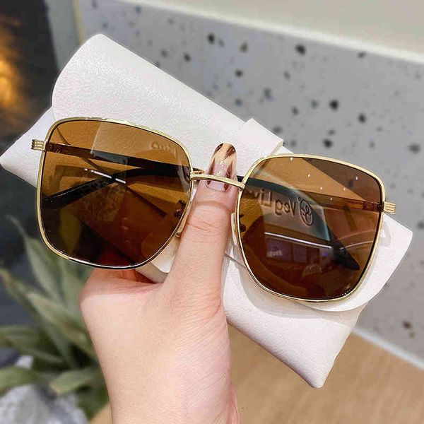 sunglasses 2021 trend men's sun shading large box fashion women's cool metal driving, White;black
sunglasses 2021 trend men's sun shading large box fashion women's cool metal driving, White;black