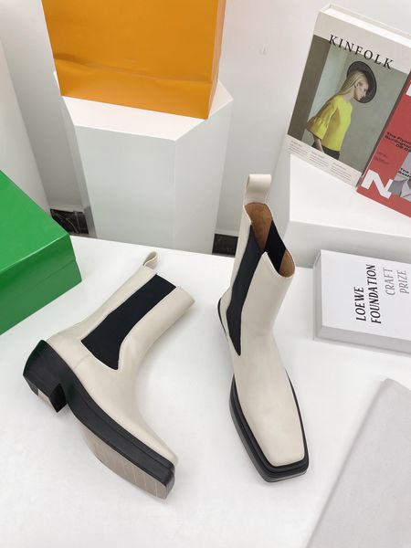 2021 coach classic short boots joker martin order imported leather knight wholesale soles soft and comfortable with high 4.5 cm size 35 to 4, Black
2021 coach classic short boots joker martin order imported leather knight wholesale soles soft and comfortable with high 4.5 cm size 35 to 4, Black