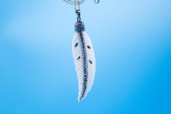 pendant necklaces white and black feather necklace made of ivory mud embedded zircons for all gender ethnic exotic bohemia style, Silver
pendant necklaces white and black feather necklace made of ivory mud embedded zircons for all gender ethnic exotic bohemia style, Silver