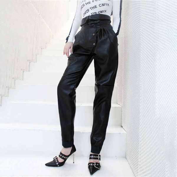 capris streetwear black harem pants for women high waist casual loose pu leather trouser female fashion clothes 2021, Black;white
capris streetwear black harem pants for women high waist casual loose pu leather trouser female fashion clothes 2021, Black;white