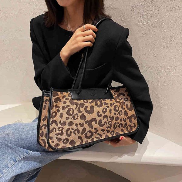 handbags bags large capacity portable women's 2021 fashion versatile simple one shoulder leopard print high-grade gantong qintuo, Black;red
handbags bags large capacity portable women's 2021 fashion versatile simple one shoulder leopard print high-grade gantong qintuo, Black;red