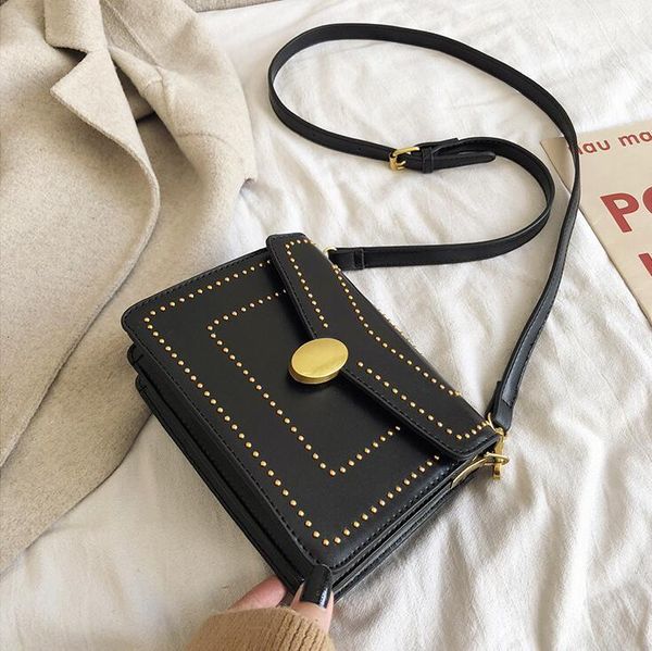 factory wholesale women handbag rivets hand bags personalized rivet decoration womens shoulder bag trend buckle messenger handbags, Black;red
factory wholesale women handbag rivets hand bags personalized rivet decoration womens shoulder bag trend buckle messenger handbags, Black;red