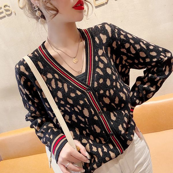 sweater lady knitted cardigan retro v neck leopard contrast stripe long sleeves sweater wholesale autumn 2022 vintage female cl, White;black
sweater lady knitted cardigan retro v neck leopard contrast stripe long sleeves sweater wholesale autumn 2022 vintage female cl, White;black
