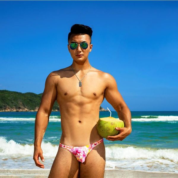 men's shorts 2021 men tight narrow low waist swimwear half pack hip bikinis summer beach swim trunk briefs swimsuits, White;black
men's shorts 2021 men tight narrow low waist swimwear half pack hip bikinis summer beach swim trunk briefs swimsuits, White;black